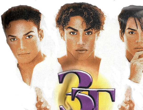 3T T-Shirt Official Merchandise Size Large