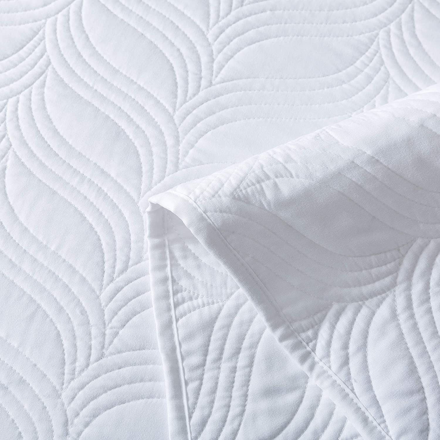 Quilt Set 3 Piece Size Twin/Twin XL White  New Pattern Bedspread - Soft Microfiber Lightweight Coverlet for All Season ( Coverlet 68"x90" pillow sham 20"x26 1 Quilt, 2 Shams) 