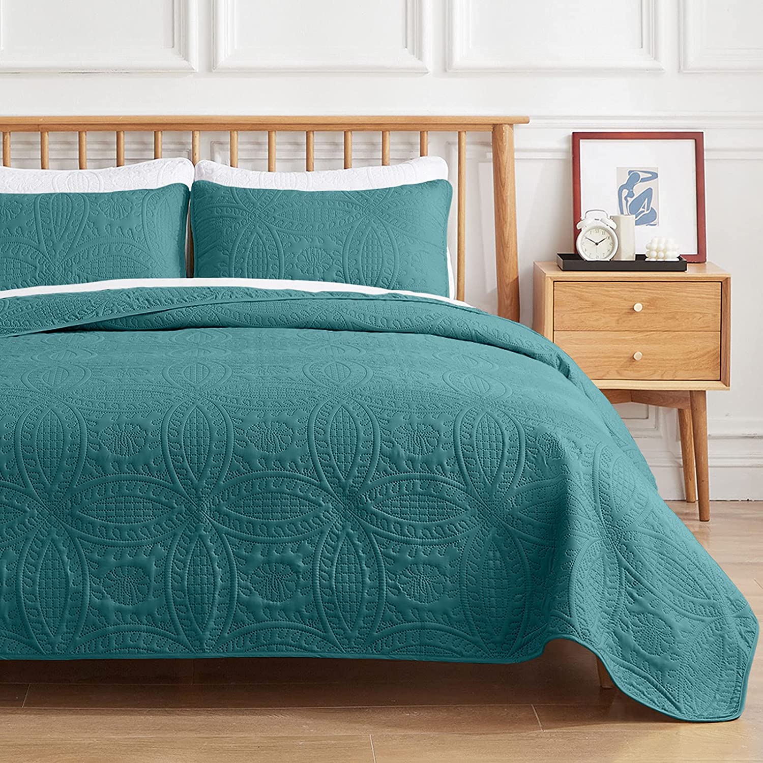 VEEYOO 2 Pieces Bedspread Twin Size - Ultrasonic Embossing Lightweight Quilt Set, Soft Microfiber Reversible Coverlet for All Seasons (Teal, 1 Bedspread, 1 Sham) Size Twin