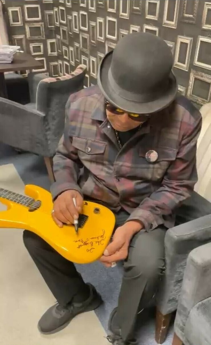 Tito Jackson of the Jacksons 5 Autographed/signed Electric Guitar Da Vinci 